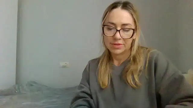 Snapshot of Kinky21 chatting on October 12, 12:48 pm Kinky21 online show from October 12, 12:48 pm