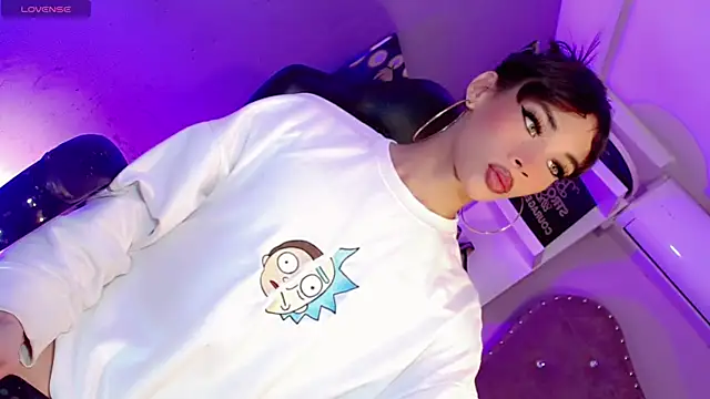 Snapshot of Daphnne_XXX chatting on October 5, 9:13 pm Daphnne XXX online show from October 5, 9:13 pm