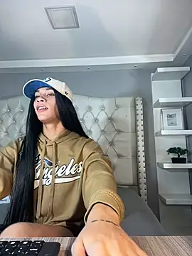 Snapshot of Daphnne_XXX chatting on November 22, 7:13 pm Daphnne XXX online show from November 22, 7:13 pm