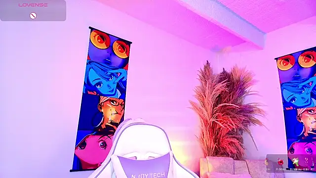 Bennuluspeach  online show from April 15, 11:50 am