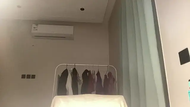 yewuzhibb online show from October 1, 3:29 pm