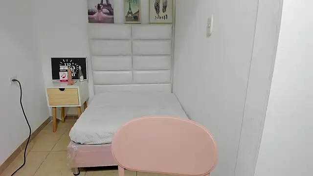 Snapshot of amyalvarez chatting on February 15, 3:20 pm amyalvarez online show from February 15, 3:20 pm