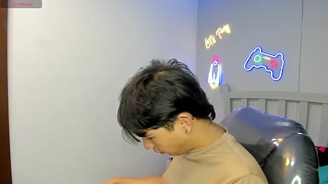 StiwenTwink online show from November 5, 4:07 pm