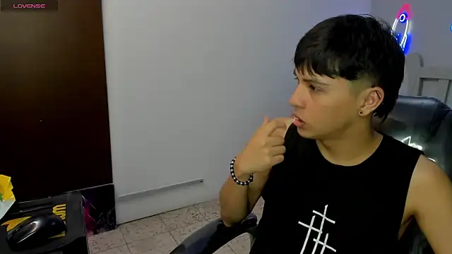 StiwenTwink online show from November 10, 6:29 pm