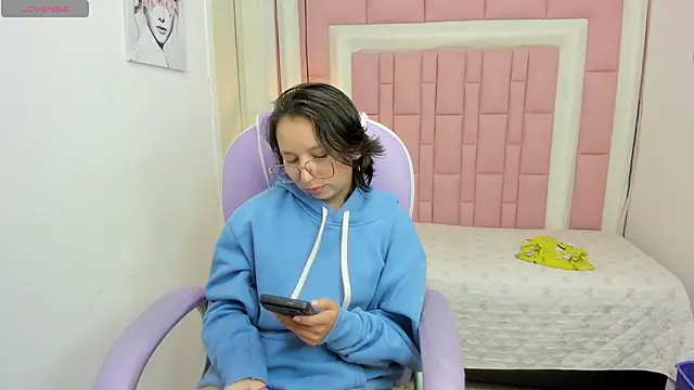 Klaret Toy online show from April 15, 1:07 pm