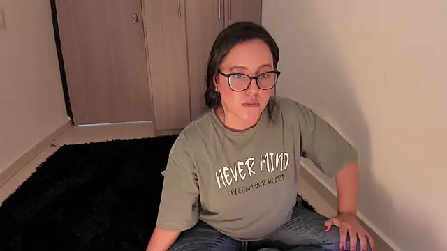 Venus cat  online show from October 4, 8:40 pm