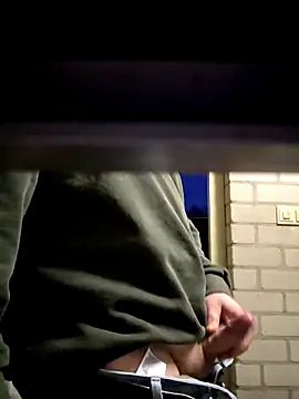 Snapshot of hot-brabo chatting on December 20, 6:59 pm hot-brabo online show from December 20, 6:59 pm