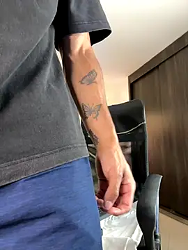 DanteeStone online show from October 4, 3:43 pm