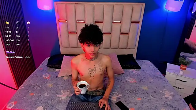 Snapshot of todoroki_g chatting on October 23, 12:59 pm todoroki g online show from October 23, 12:59 pm