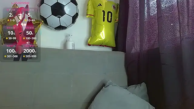 Snapshot of JuliethaFox chatting on July 3, 4:57 pm JuliethaFox online show from July 3, 4:57 pm