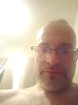 Curious9884 online show from April 15, 6:37 pm