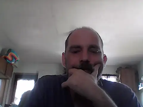 crazyheratic8 online show from April 6, 4:30 pm