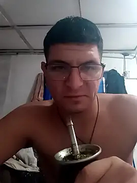 Snapshot of Eltorta214 chatting on April 6, 8:54 pm Eltorta214 online show from April 6, 8:54 pm