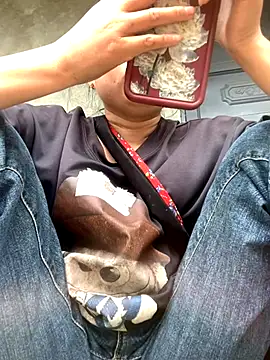 Snapshot of lan-xinh01 chatting on October 30, 2:13 am lan-xinh01 online show from October 30, 2:13 am