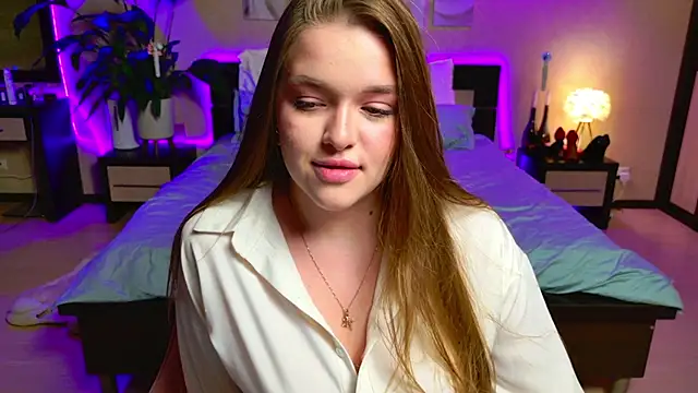 Snapshot of EmilyWhispers chatting on April 30, 8:57 pm EmilyWhispers online show from April 30, 8:57 pm