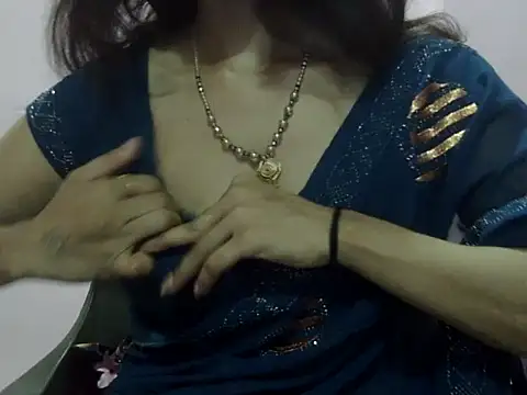 Snapshot of Laila_Cute chatting on May 26, 1:40 pm Laila Cute online show from May 26, 1:40 pm