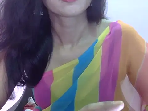 Snapshot of Laila_Cute chatting on June 17, 3:42 am Laila Cute online show from June 17, 3:42 am