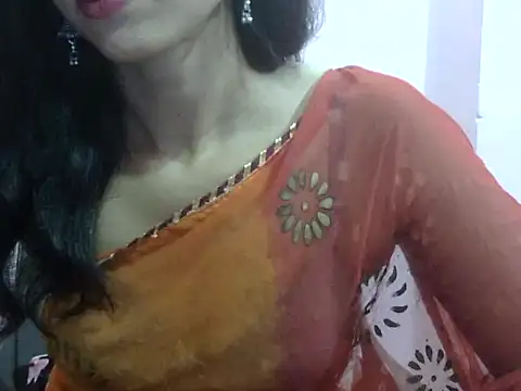 Snapshot of Laila_Cute chatting on July 17, 4:01 pm Laila Cute online show from July 17, 4:01 pm