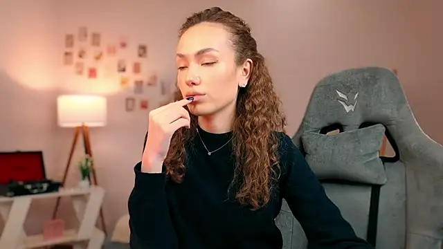 branchwithflowerss online show from October 2, 1:51 pm