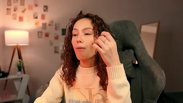 branchwithflowerss online show from October 16, 1:01 pm