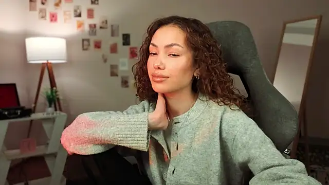 branchwithflowerss online show from December 17, 11:49 am