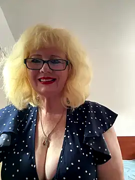 Snapshot of BoloshkaBlonda chatting on October 22, 7:52 am BoloshkaBlonda online show from October 22, 7:52 am