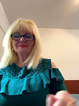 Snapshot of BoloshkaBlonda chatting on October 26, 1:06 pm BoloshkaBlonda online show from October 26, 1:06 pm