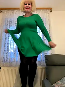 Snapshot of BoloshkaBlonda chatting on November 23, 6:35 am BoloshkaBlonda online show from November 23, 6:35 am