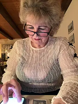 BoloshkaBlonda online show from March 12, 7:20 pm