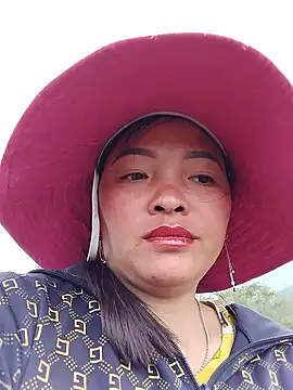 Snapshot of Minkine022 chatting on March 16, 5:44 am Minkine022 online show from March 16, 5:44 am