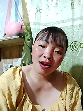 Snapshot of Minkine022 chatting on April 7, 1:55 pm Minkine022 online show from April 7, 1:55 pm