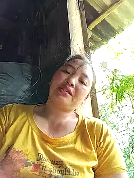 Snapshot of Minkine022 chatting on April 9, 5:29 am Minkine022 online show from April 9, 5:29 am