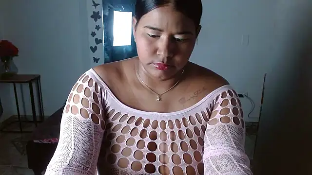 Ebony luna online show from January 13, 9:09 pm