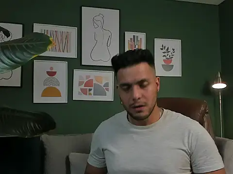 Snapshot of IanCross chatting on November 1, 12:34 am IanCross online show from November 1, 12:34 am