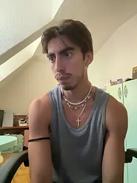 Snapshot of BABYJR05 chatting on October 2, 1:40 pm BABYJR05 online show from October 2, 1:40 pm