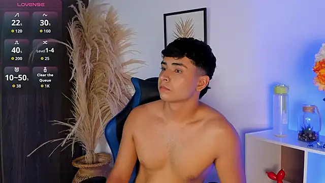 Thiago Connor21 online show from May 27, 1:57 am