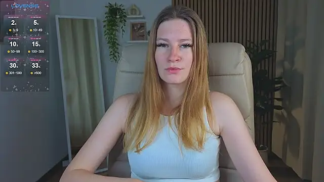 Snapshot of travelerrrr chatting on October 9, 2:09 am travelerrrr online show from October 9, 2:09 am