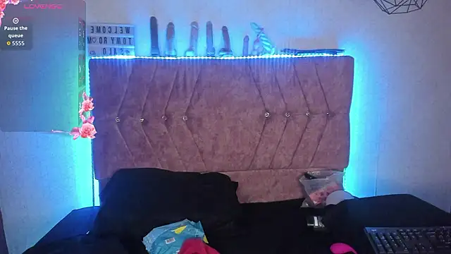 Mia lopez 1 online show from March 8, 12:30 am