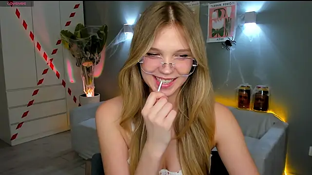 linakorvin online show from October 27, 1:15 pm