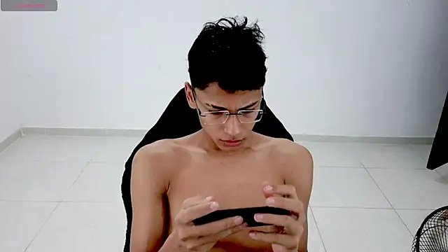 Im david02 online show from April 16, 2:29 pm