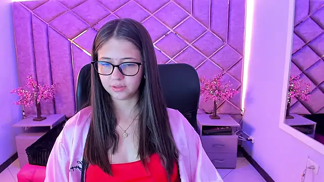 sarah sweett  online show from July 18, 4:22 pm