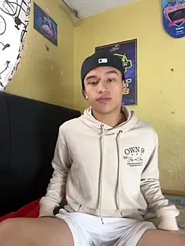 Snapshot of lyan_t2 chatting on October 17, 7:16 pm lyan t2 online show from October 17, 7:16 pm