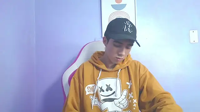 Hottie Guy online show from November 11, 5:46 pm