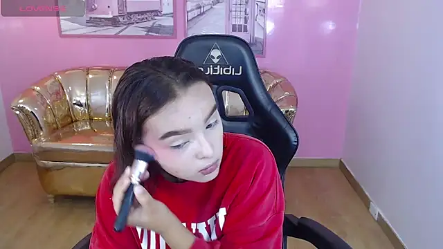 mia foster t online show from November 27, 1:02 pm