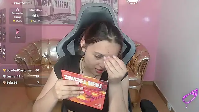 Snapshot of mia_foster_t chatting on January 14, 1:22 am mia foster t online show from January 14, 1:22 am