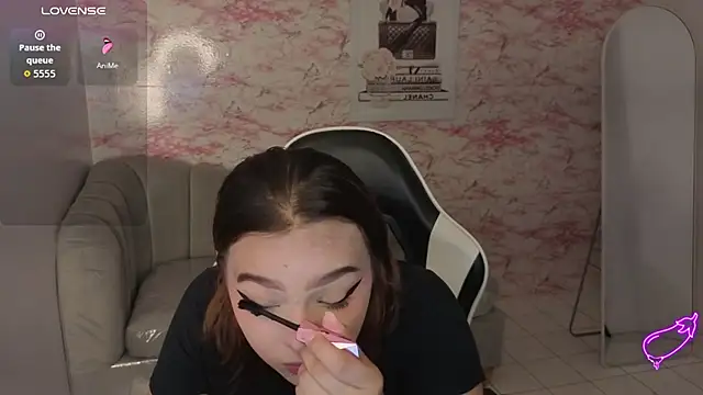 Snapshot of mia_foster_t chatting on February 22, 1:20 pm mia foster t online show from February 22, 1:20 pm