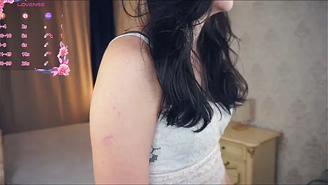 BettieBourque online show from December 13, 7:53 pm