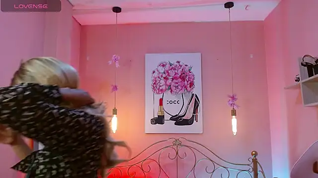 ingrid03 taffur online show from April 13, 2:44 pm