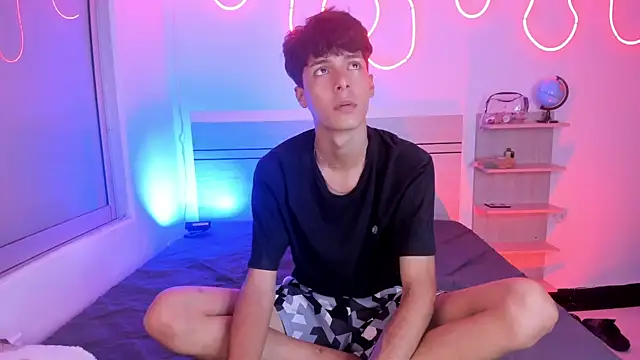 luccas ferreira online show from November 4, 7:35 pm