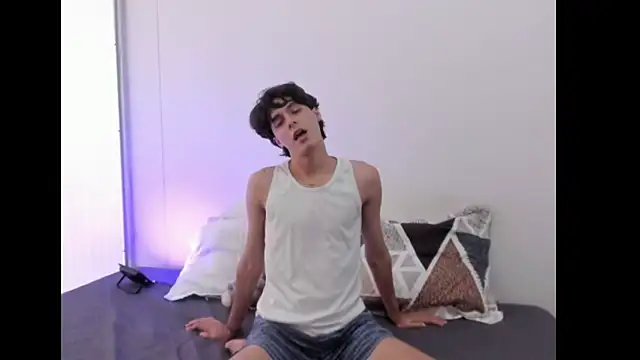 luccas ferreira online show from April 20, 7:37 pm